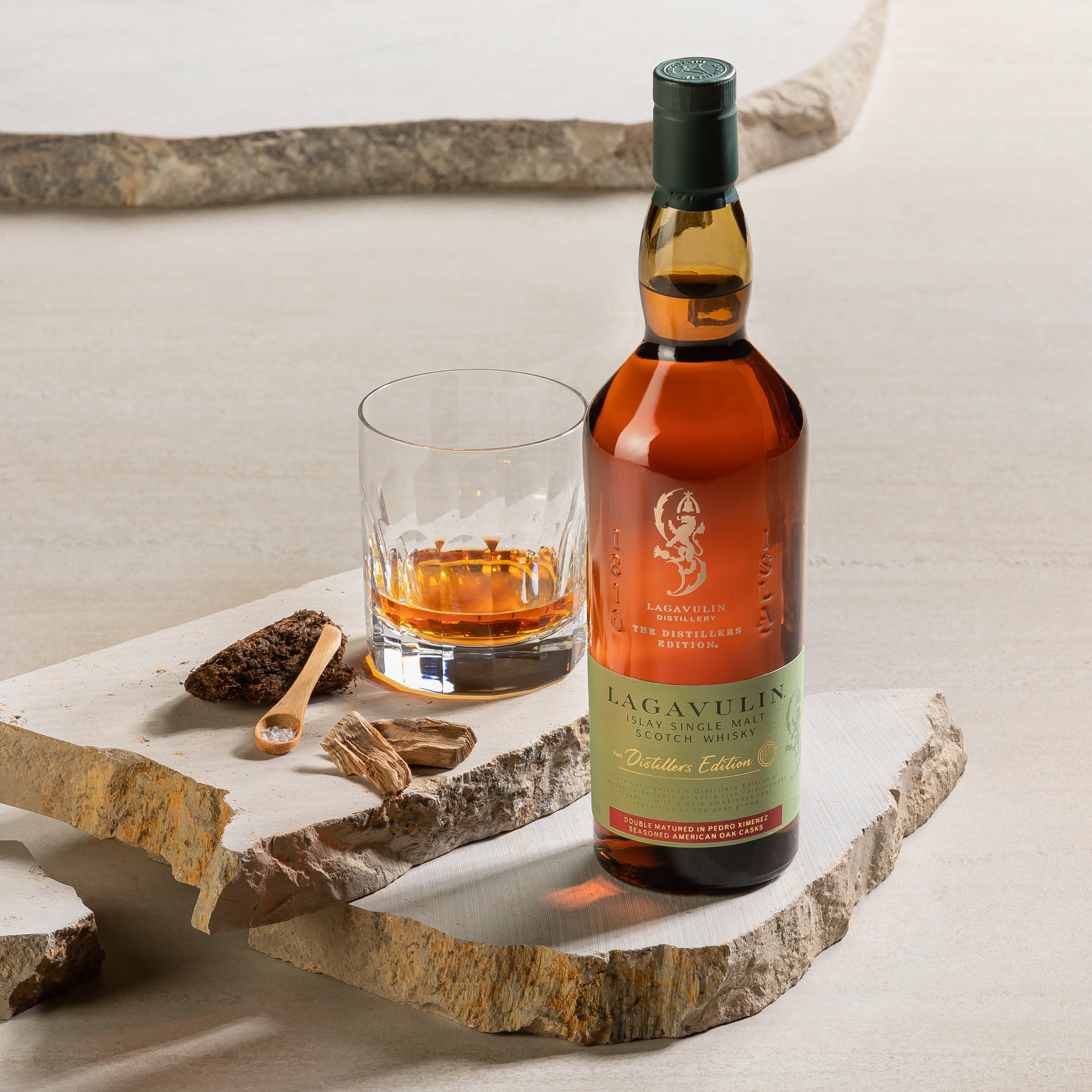 Lagavulin-Dist_0050_square.jpg